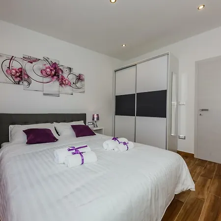 Lavender & Mint Apartment Kastela Exterior photo