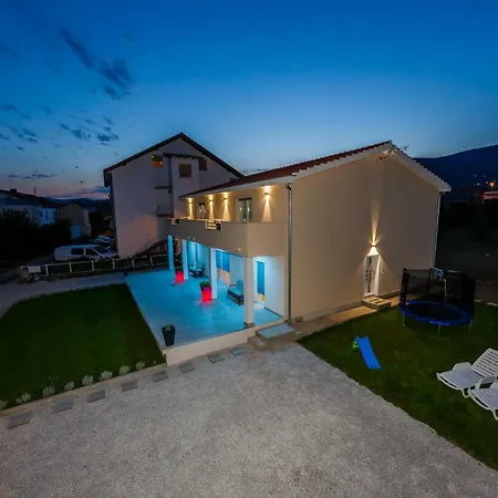 Lavender & Mint Apartment Kastela Exterior photo