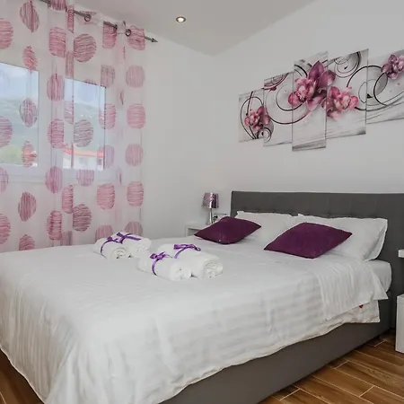 Lavender & Mint Apartment Kastela Exterior photo